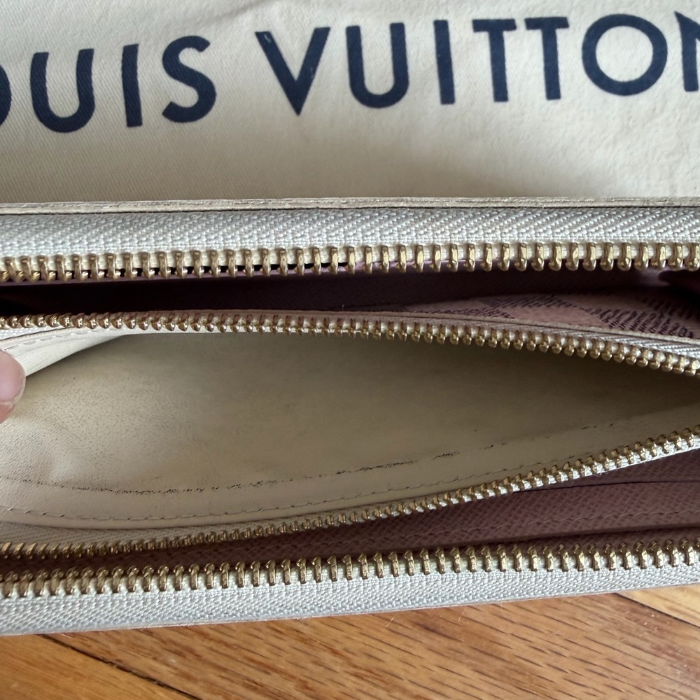 Louis Vuitton Clémence Wallet - Picture 9 of 12